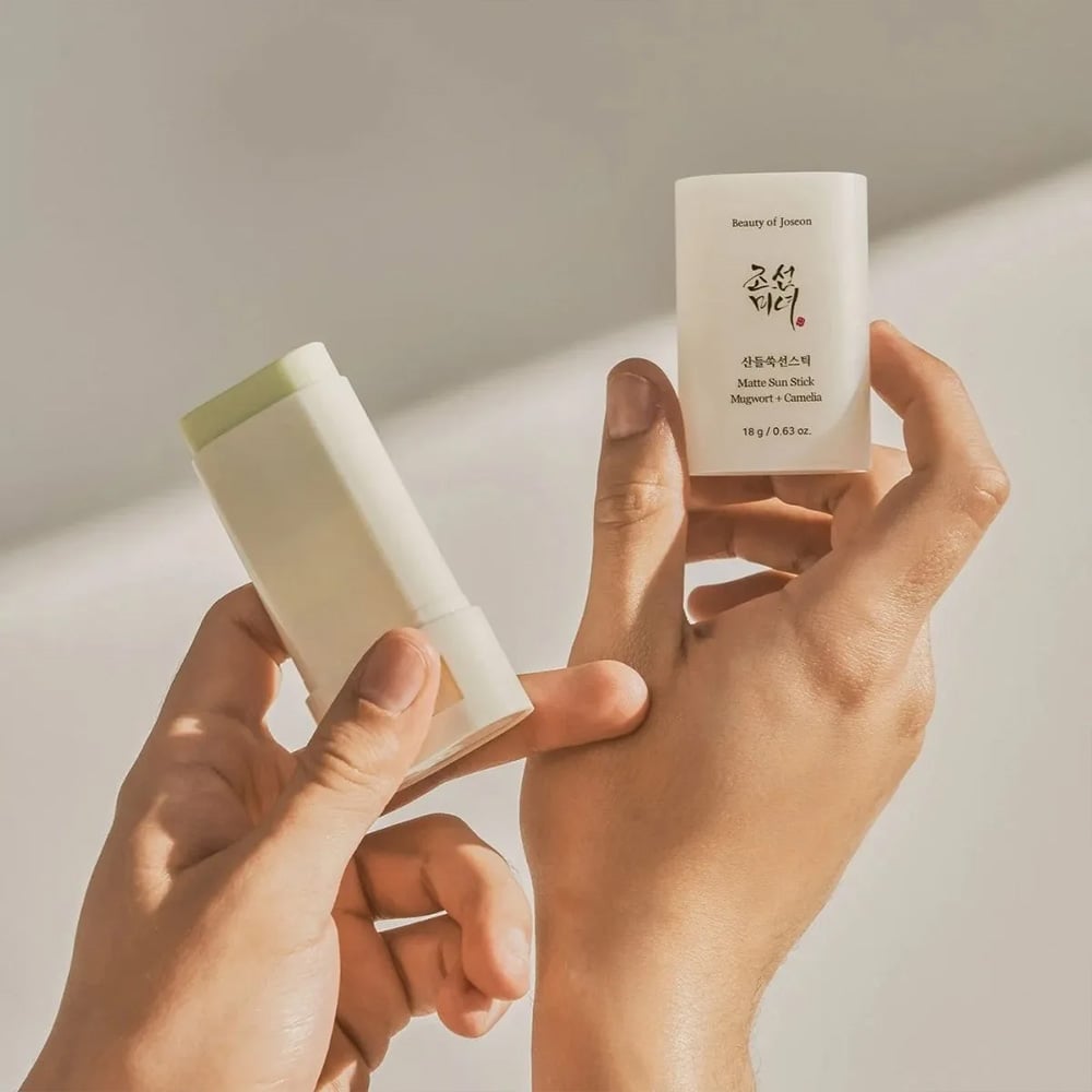 BEAUTY OF JOSEON - Matte Sun Stick Mugwort & Camelia SPF50+ - 18g